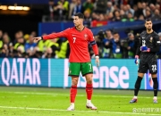 JJB-包含C罗迎来五赛季高光表现，瑞士队球迷沸腾！的词条