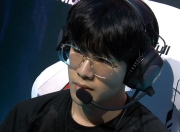 竞技宝电竞-包含Rookie在TES比赛中高光表现，高光表现引发热议！的词条