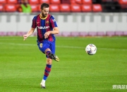 竞技宝电竞- 橄榄球赛场再起风云：东城风暴队爆冷辽东烈马队，新援首秀制胜豪门底蕴再次显现